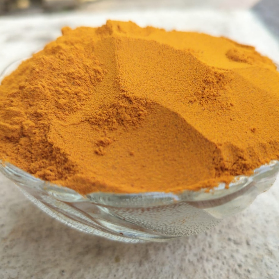 Fine turmeric powder